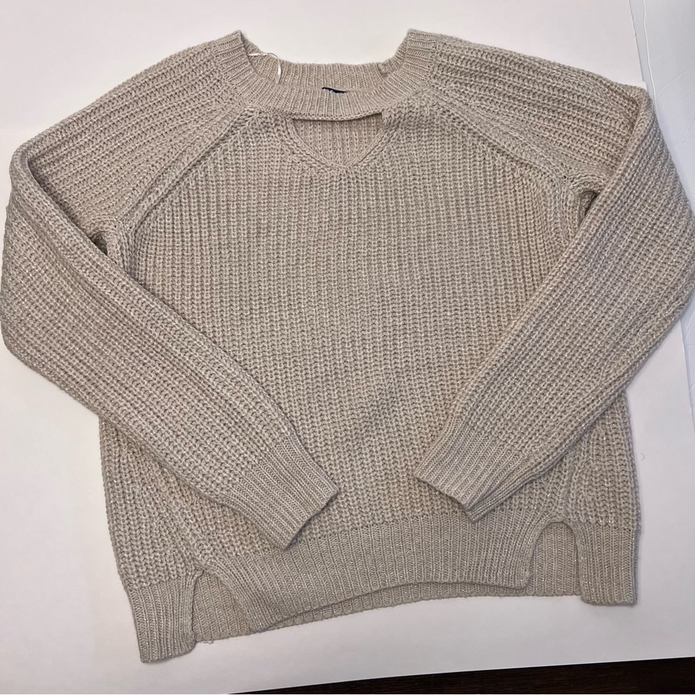 Freshman women's Keyhole knit Sweater | size M | color: cream |Great condition !